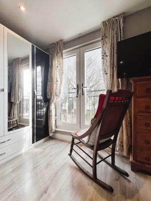 Master bedroom- click for photo gallery